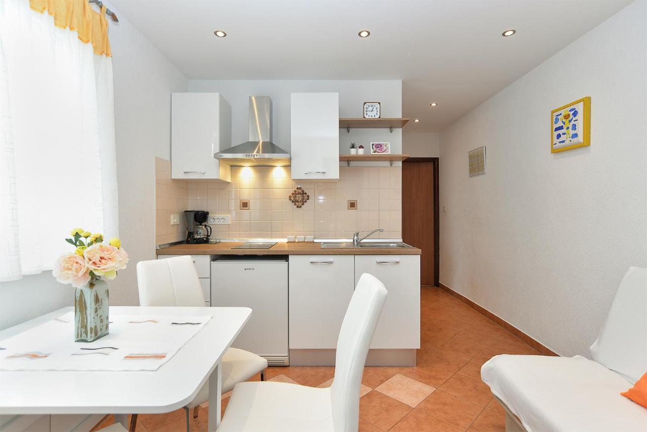 Apartment Snjezana 1064 Ρόβινι Εξωτερικό φωτογραφία